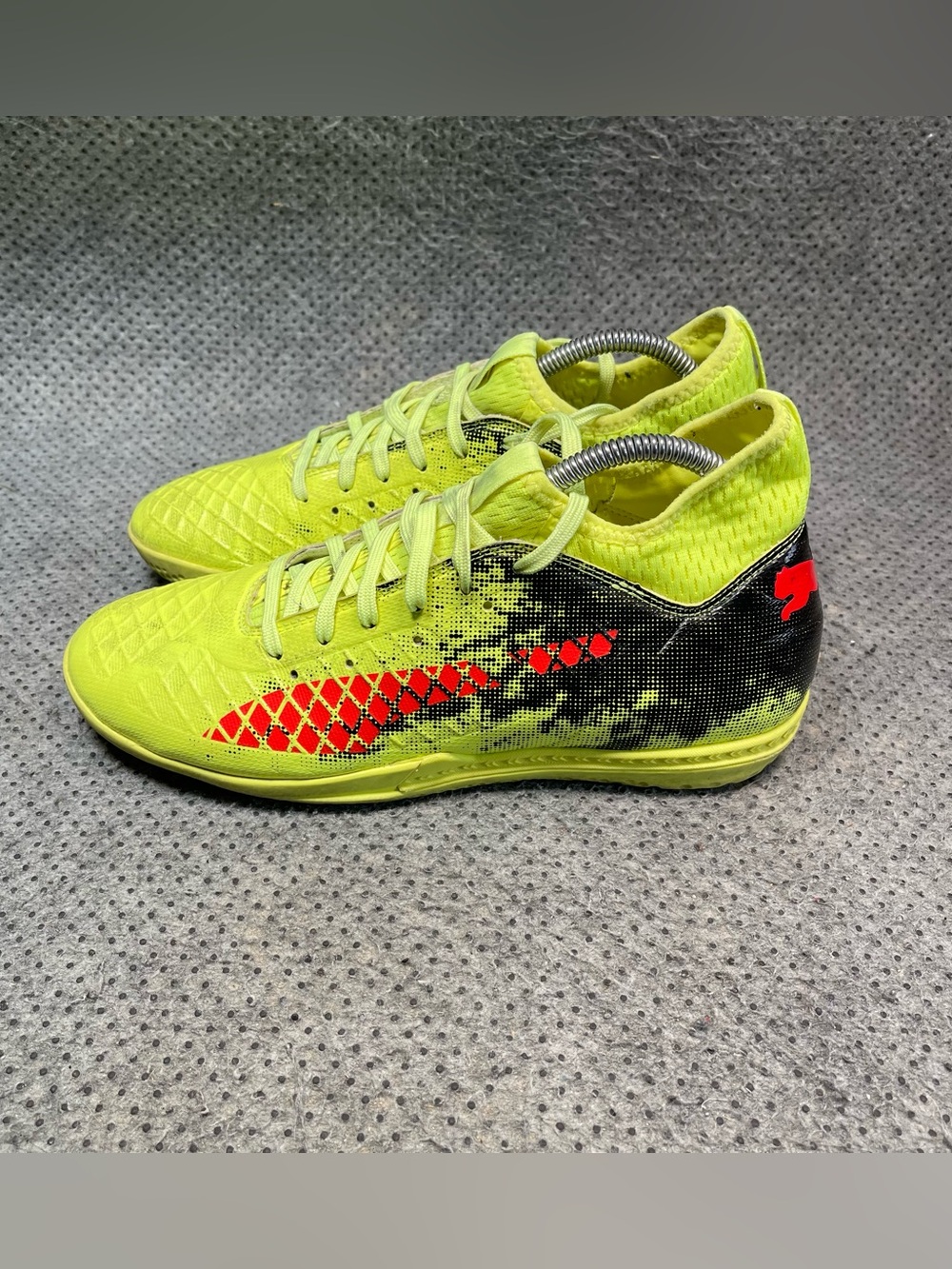 Puma Future 18.3 TT Soccer Shoes Size 8.5 Men’s
